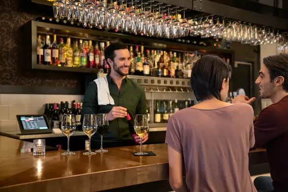 How to Streamline Bar Operations to Cope with Staff Shortages