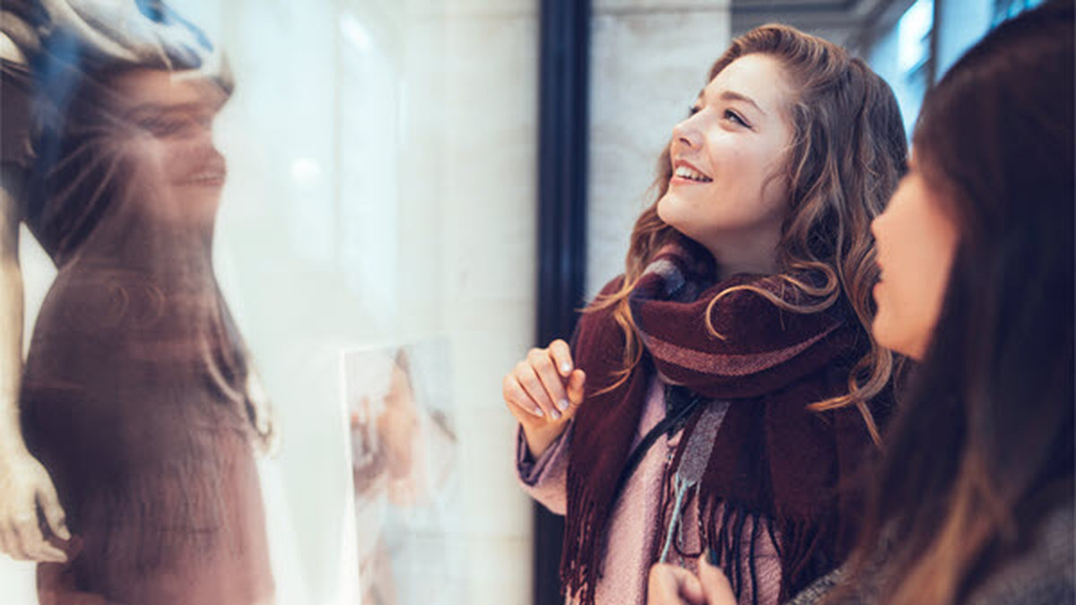 7 Ways Digital Signage Can Elevate the Retail Experience