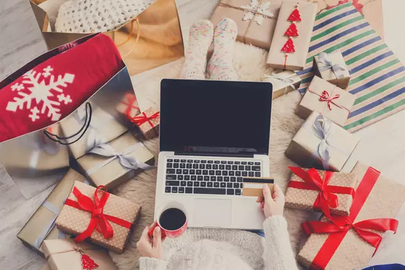 7 Holiday Marketing Tips to Create an Online Holiday Experience