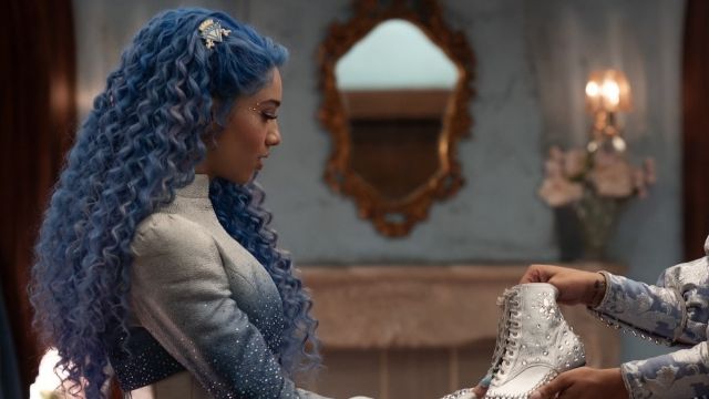 MALIA BAKER IN DESCENDANTS WICKED WONDERLAND.jpg