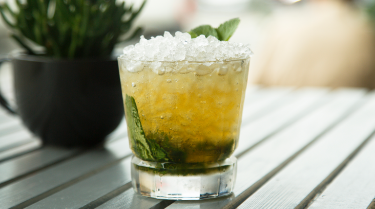 Kentucky Derby Delights: Mixing the Perfect Mint Julep